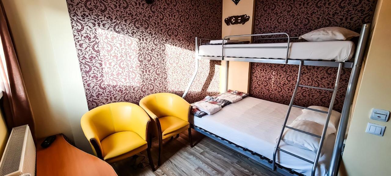 5 Stars High Hostel Bukurešť Exteriér fotografie